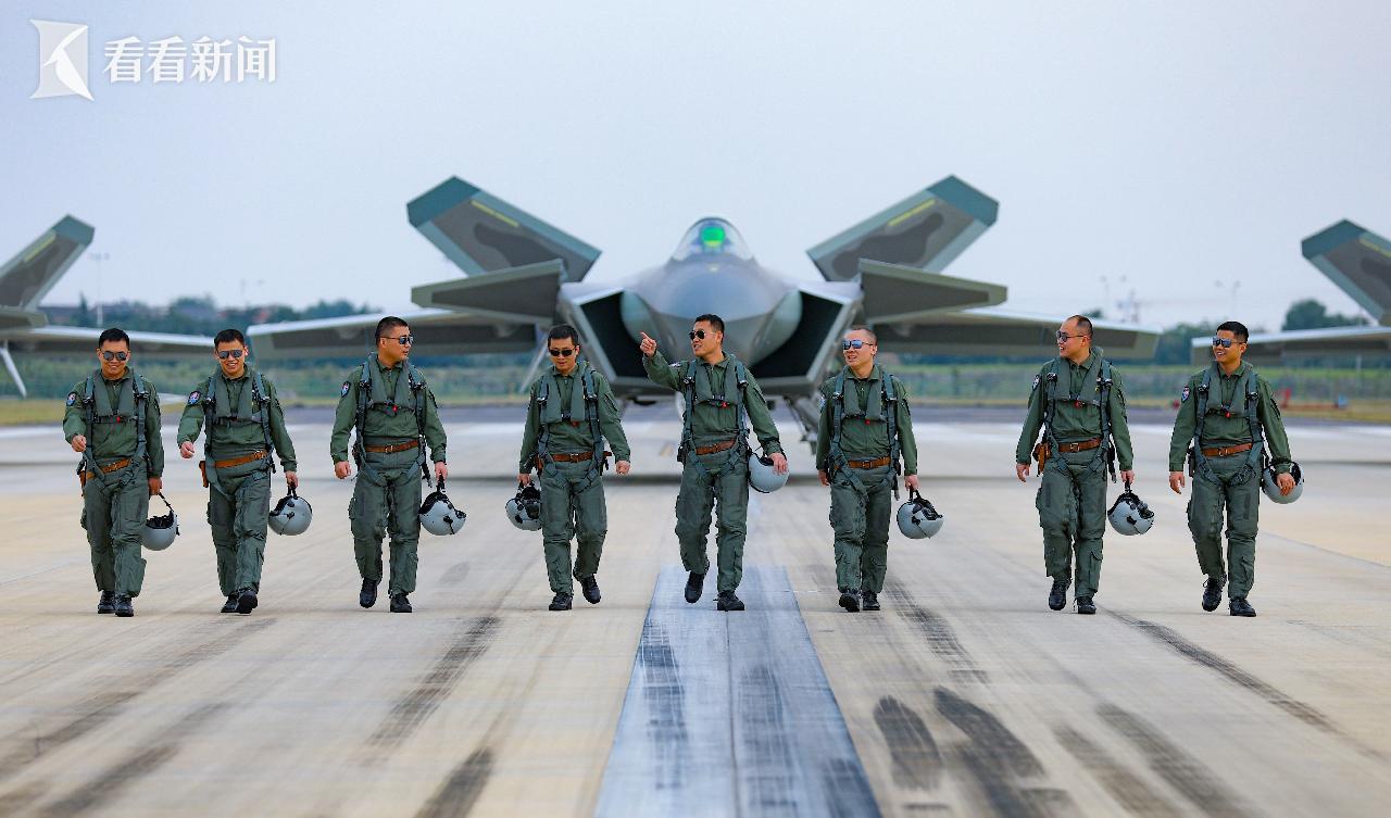 空十五軍的榮耀與擔當，空十五軍，榮耀與擔當的輝煌篇章